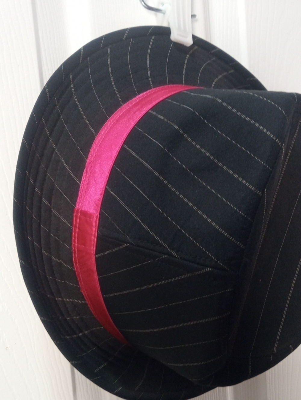 BLACK PIN STRIPED FENDORAA - Picture 4 of 6